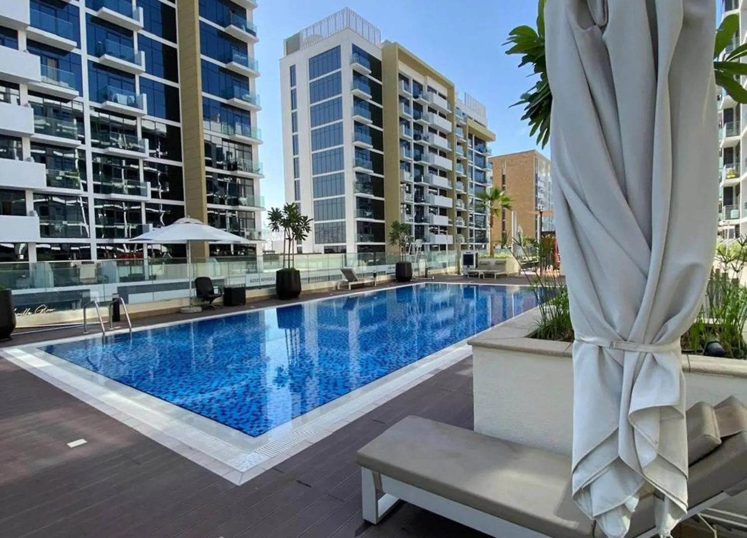 Largest Studio Apartment Near Downtown Dubai 0*,